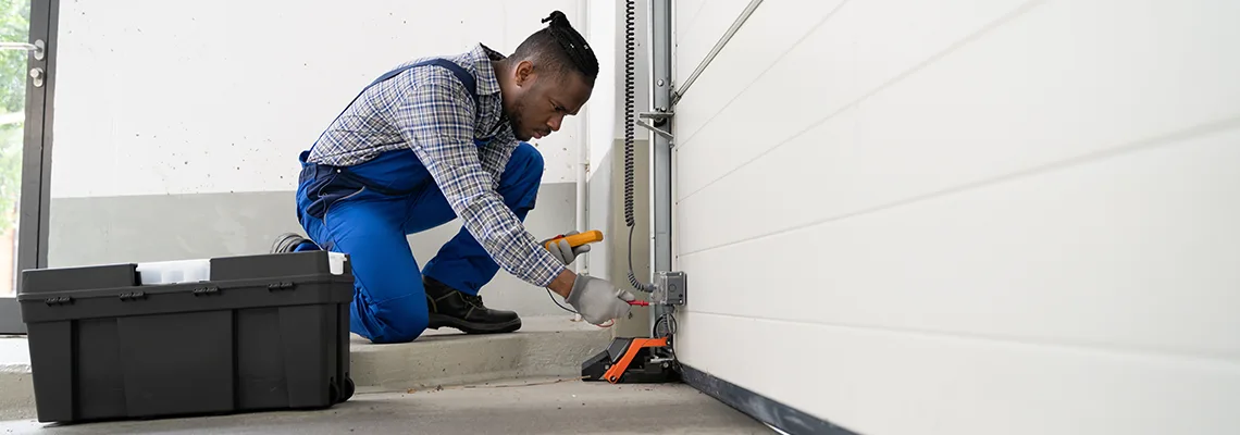 Repair Garage Door Not Closing But Light Flashing in Edwardsville, IL